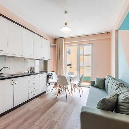Sunny Central Apartment Durrës Esterno foto