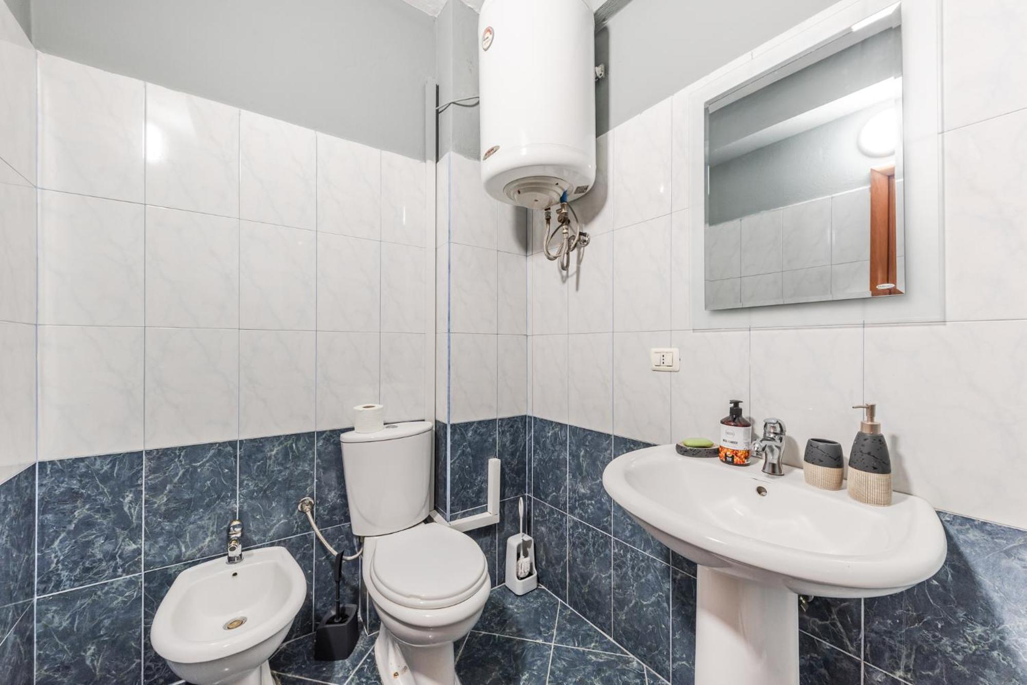 Sunny Central Apartment Durrës Esterno foto
